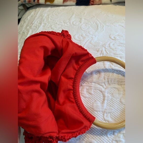 Red crocheted bag - Picture 3 of 4